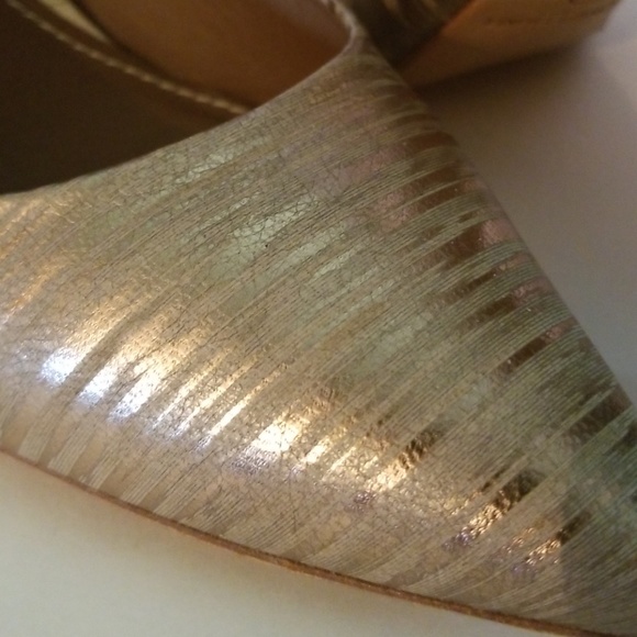 Shoes - Picture 3 of 4